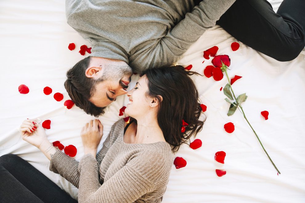 Pack de san Valentín - pareja en la cama